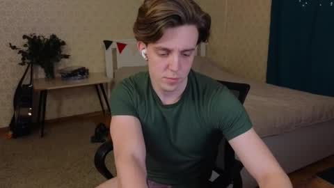 Snapshot of oliver_travis chatting on 22, 2, 2025 Oliver Evans online show from 22, 2, 2025