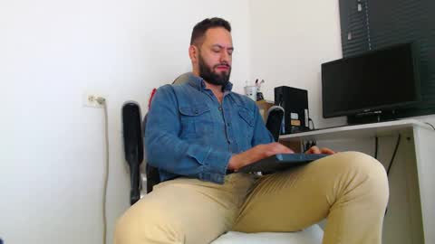 oliver online show from 11, 3, 2026