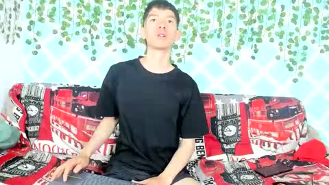 Snapshot of oliverhot2005 chatting on 18, 2, 2025 oliverhot2005 online show from 18, 2, 2025