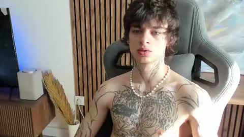 Snapshot of oliverrgroove chatting on 16, 7, 2026 oliverrgroove online show from 16, 7, 2026