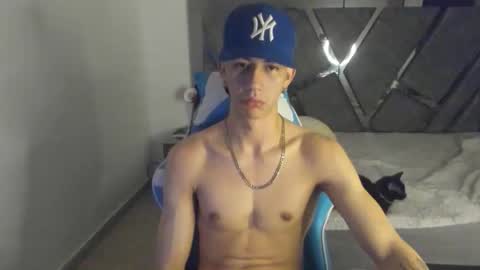 oliverthompson_01 online show from 10, 10, 2025