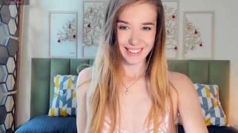 Snapshot of olivia_7 chatting on 15, 10, 2025 Olivia online show from 15, 10, 2025