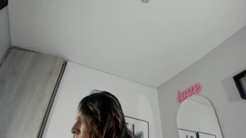 Snapshot of olivia_collisn chatting on 17, 9, 2025 Olivia Collins online show from 17, 9, 2025