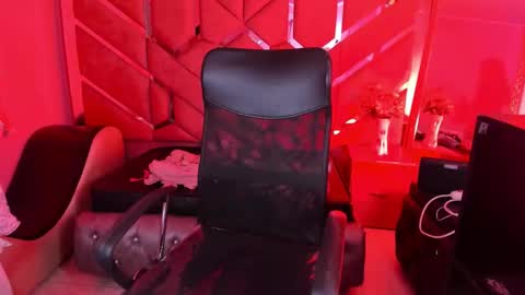  OLIVIA  online show from 7, 2, 2026