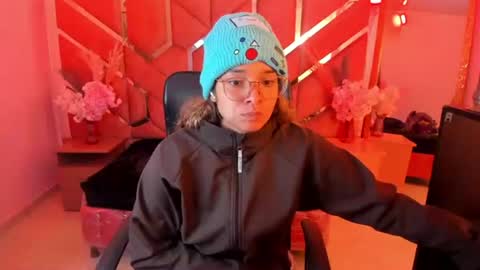  OLIVIA  online show from 20, 6, 2026