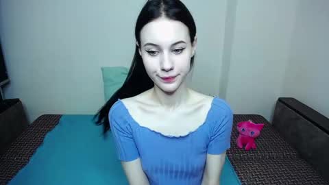 olivia_graceee online show from 8, 4, 2026