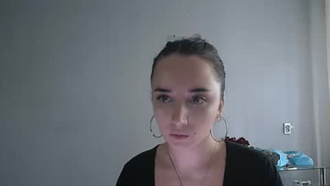 Snapshot of olivia_oliv chatting on 23, 10, 2025 Olivia online show from 23, 10, 2025