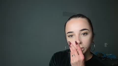 Snapshot of olivia_oliv chatting on 31, 10, 2025 Olivia online show from 31, 10, 2025