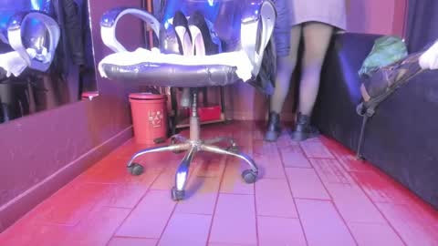   online show from 6, 2, 2025