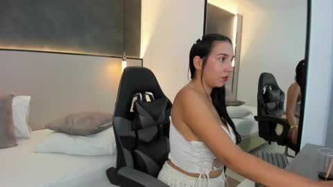 olivia_willoow online show from 23, 10, 2025