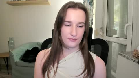 Snapshot of oliviaaa2003 chatting on 14, 1, 2025 Oliwiaa2004 online show from 14, 1, 2025