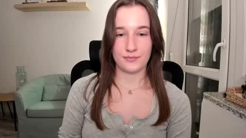 Oliwiaa2004 online show from 10, 3, 2025