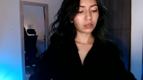 Snapshot of oliviaaa__ chatting on 22, 12, 2024 oliviaaa__ online show from 22, 12, 2024