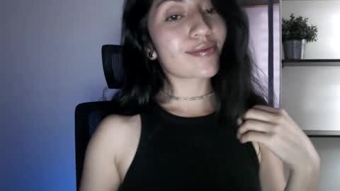 Snapshot of oliviaaa__ chatting on 19, 10, 2025 oliviaaa__ online show from 19, 10, 2025