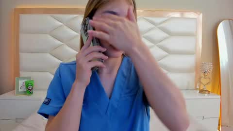 Snapshot of oliviacameron chatting on 6, 6, 2026 OLIV online show from 6, 6, 2026