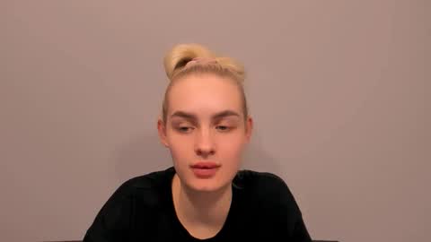 oliviaBeauty online show from 22, 2, 2026