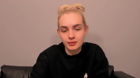 oliviaBeauty online show from 23, 2, 2026