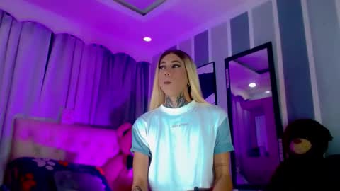 Snapshot of oliviahot01 chatting on 9, 6, 2026 oliviahot01 online show from 9, 6, 2026