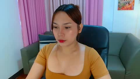 oliviahutton online show from 11, 5, 2026