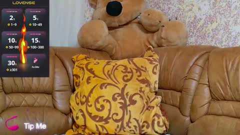 oliviaparadise online show from 3, 12, 2025