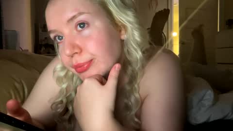 Snapshot of oliviaskies chatting on 29, 9, 2025 Olivia baby  online show from 29, 9, 2025