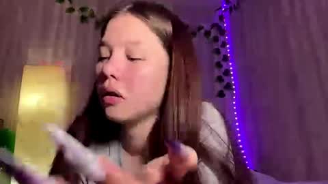 Snapshot of olliewagatsuma chatting on 16, 5, 2026 Emma online show from 16, 5, 2026