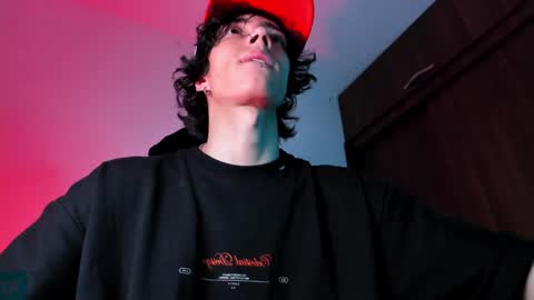 Snapshot of olliver___y chatting on 21, 1, 2025 online show from 21, 1, 2025