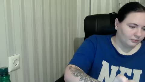 Snapshot of olyaandnetty chatting on 22, 10, 2025 OlyaAndNetty online show from 22, 10, 2025