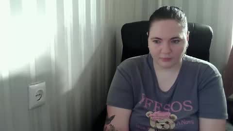 Snapshot of olyaandnetty chatting on 27, 10, 2025 OlyaAndNetty online show from 27, 10, 2025
