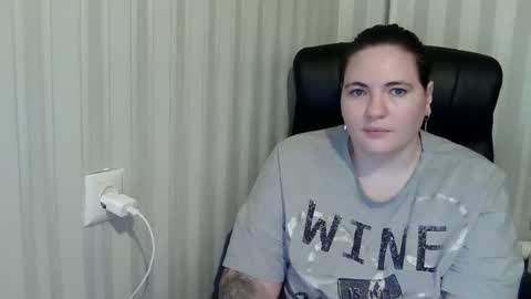 Snapshot of olyaandnetty chatting on 27, 10, 2025 OlyaAndNetty online show from 27, 10, 2025