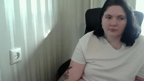 Snapshot of olyaandnetty chatting on 30, 10, 2025 OlyaAndNetty online show from 30, 10, 2025