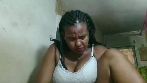 Snapshot of olyvienne90 chatting on 2, 12, 2025 olyvienne90 online show from 2, 12, 2025