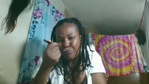 Snapshot of olyvienne90 chatting on 9, 1, 2026 olyvienne90 online show from 9, 1, 2026