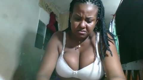 Snapshot of olyvienne90 chatting on 13, 1, 2026 olyvienne90 online show from 13, 1, 2026