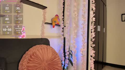 Violette online show from 1, 2, 2025