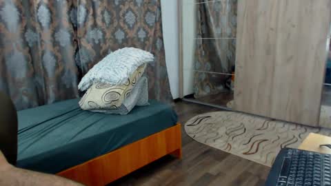 oneboy1x1 online show from 29, 11, 2025