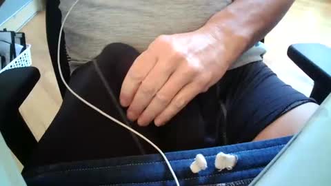 Snapshot of oneluckyguy47 chatting on 17, 11, 2025 oneluckyguy47 online show from 17, 11, 2025