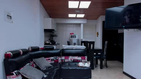 YIN MIGUEL online show from 13, 5, 2026