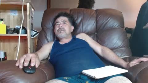 Snapshot of onewayallday chatting on 11, 11, 2025 onewaykenny online show from 11, 11, 2025