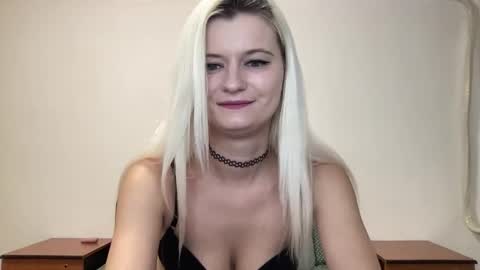 Snapshot of onika_cox chatting on 16, 9, 2025 Onika online show from 16, 9, 2025