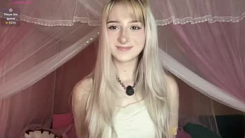 Snapshot of onlyeva1 chatting on 6, 5, 2026 Eva online show from 6, 5, 2026