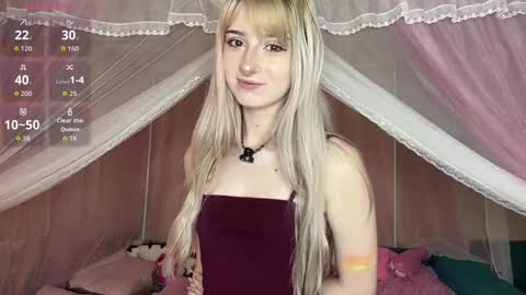 Snapshot of onlyeva1 chatting on 8, 5, 2026 Eva online show from 8, 5, 2026