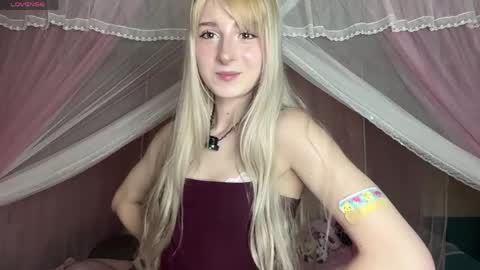 Snapshot of onlyeva1 chatting on 14, 5, 2026 Eva online show from 14, 5, 2026