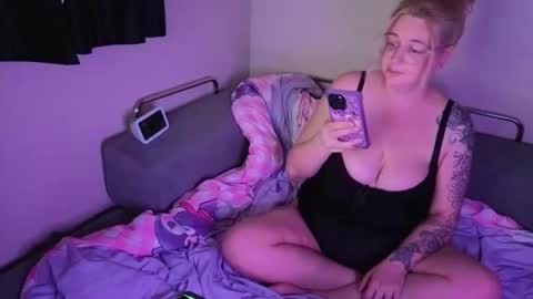 Snapshot of onyxilvara chatting on 27, 5, 2026 MISS ONYX online show from 27, 5, 2026