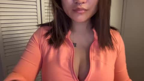 Snapshot of oohhellothere chatting on 10, 9, 2025 Miss Girly online show from 10, 9, 2025