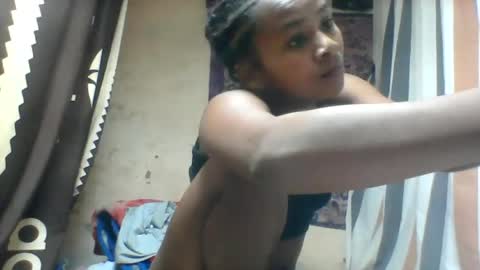 oooozafiette online show from 9, 7, 2026