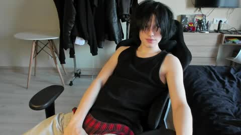 Bella and John online show from 5, 4, 2026