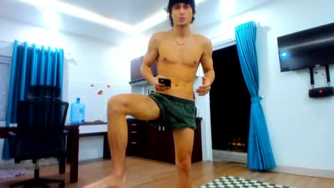 Snapshot of orlando__bloom chatting on 6, 12, 2024 Fansly and Instagram -  online show from 6, 12, 2024