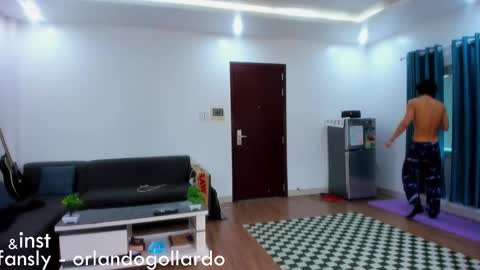 Snapshot of orlando__bloom chatting on 10, 1, 2025 Fansly and Instagram -  online show from 10, 1, 2025