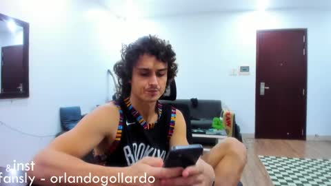 Snapshot of orlando__bloom chatting on 10, 1, 2025 Fansly and Instagram -  online show from 10, 1, 2025